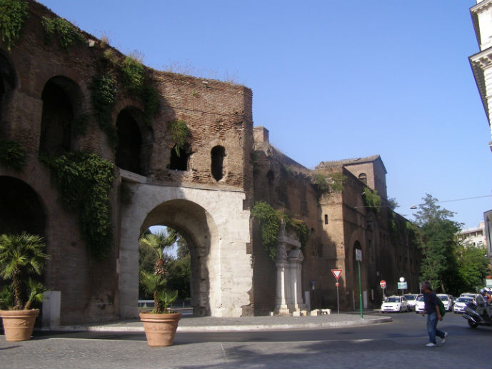 Aurelian Walls (photo by taver on flickr)
