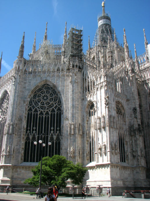 Side view of the Duomo - The Trusted Traveller