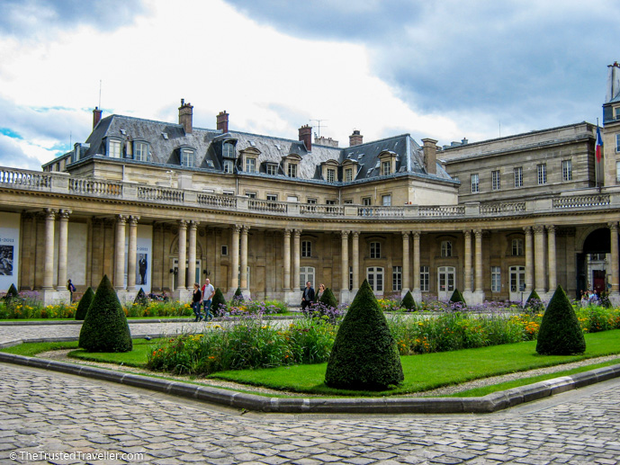 A hidden courtyard in the Marais - 30 Things to Do in Paris - The Trusted Traveller