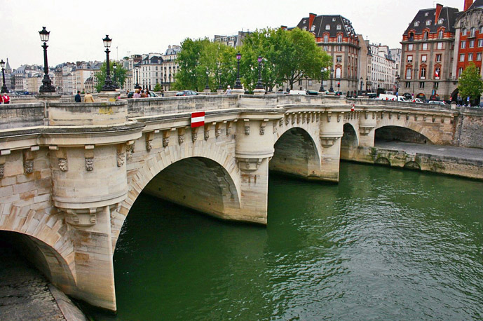 Pont Neuf - 30 Things to Do in Paris - The Trusted Traveller