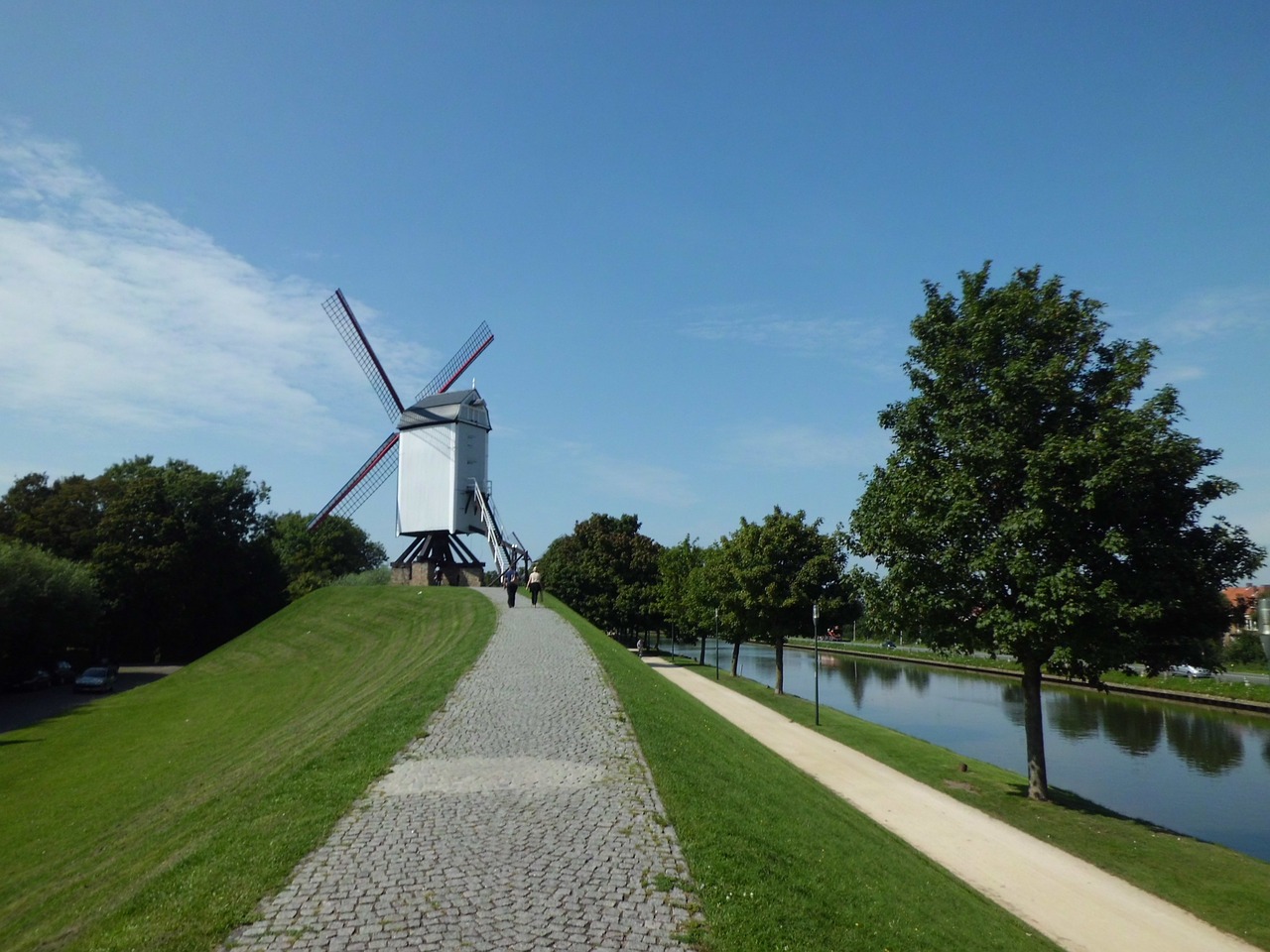 Windmills on the canal near Bruges - Belgium Travel Guide - The Trusted Traveller