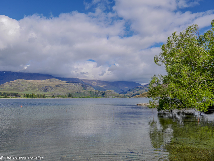 Lake Wanaka - The 10 Most Stunning Lakes on New Zealand's South Island - The Trusted Traveller